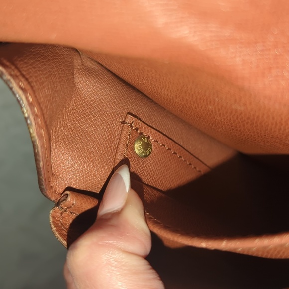 Vintage Louis Vuitton Crossbody Bag - Picture 12 of 12